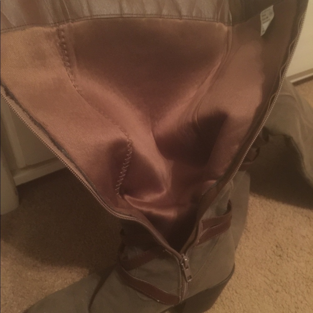 Boots - Picture 2 of 6